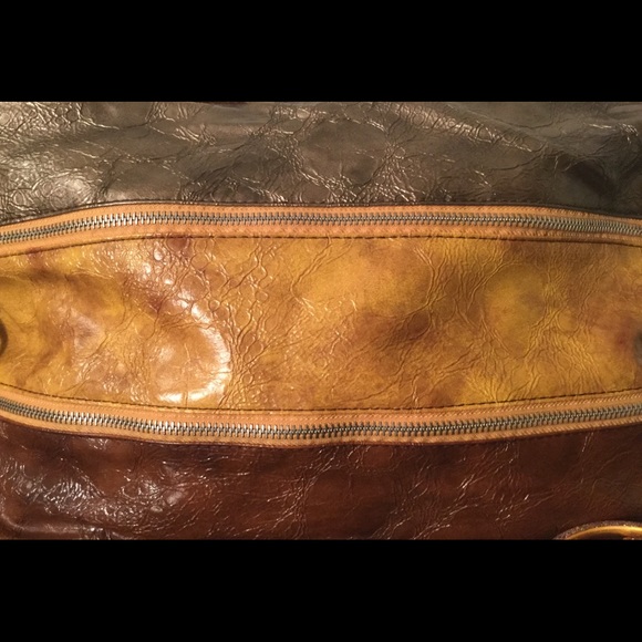 Tri-Color Zipper Bag - Picture 3 of 5